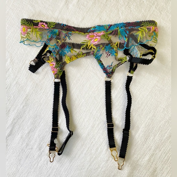 Edge o’ Beyond Zuzia Cut Out Suspender size 1-2 XS/S - Picture 2 of 6